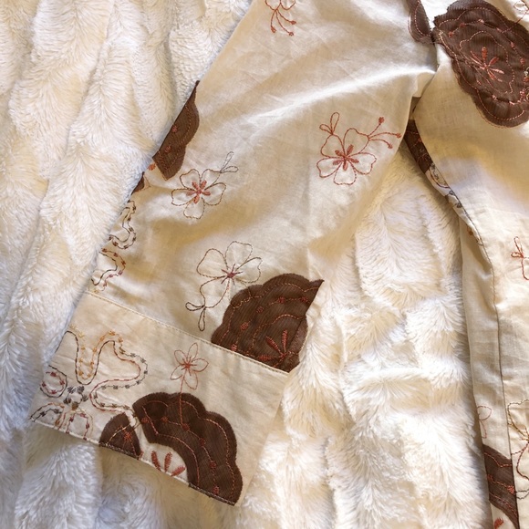 Tribal floral top - Picture 7 of 8